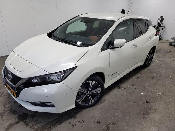 NISSAN LEAF 2018 sjnfaaze1u0021116