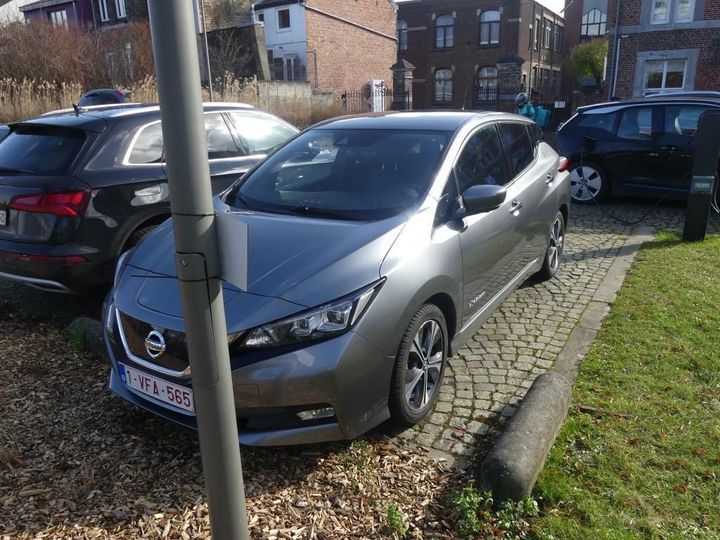 NISSAN LEAF 2018 sjnfaaze1u0033192