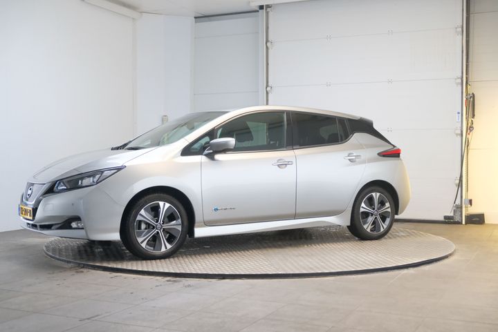 NISSAN LEAF 2018 sjnfaaze1u0037999