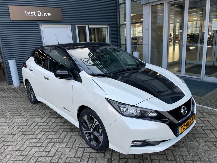 NISSAN LEAF 2018 sjnfaaze1u0038937