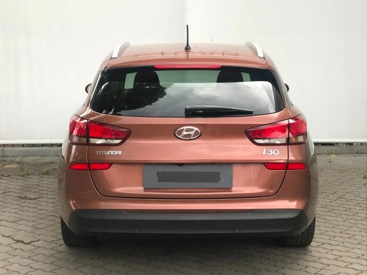 HYUNDAI I30 CW 2017 tmah3811ajj015157