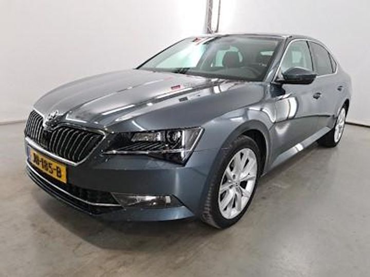 SKODA SUPERB 2016 tmbab9np5g7049107