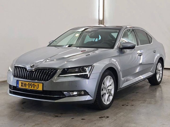 SKODA SUPERB 2019 tmbab9np6j7559067