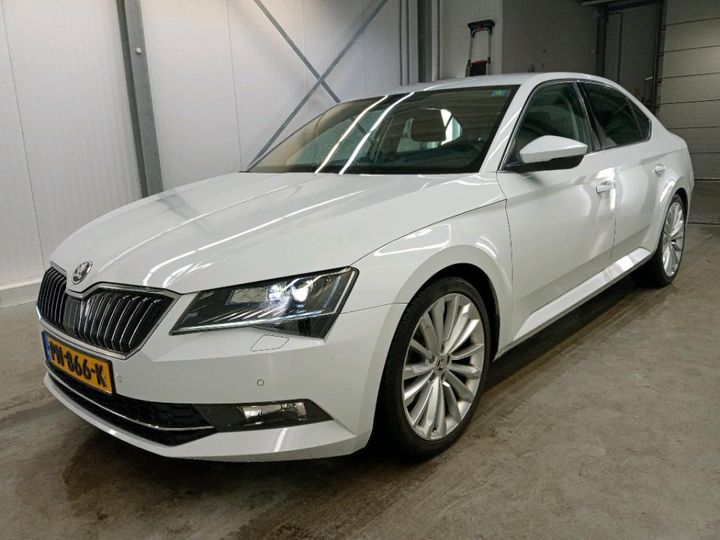 SKODA SUPERB 2017 tmbab9np7j7511433