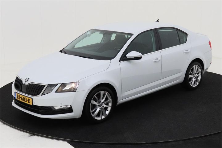 SKODA OCTAVIA 2018 tmbac9ne1j0200827