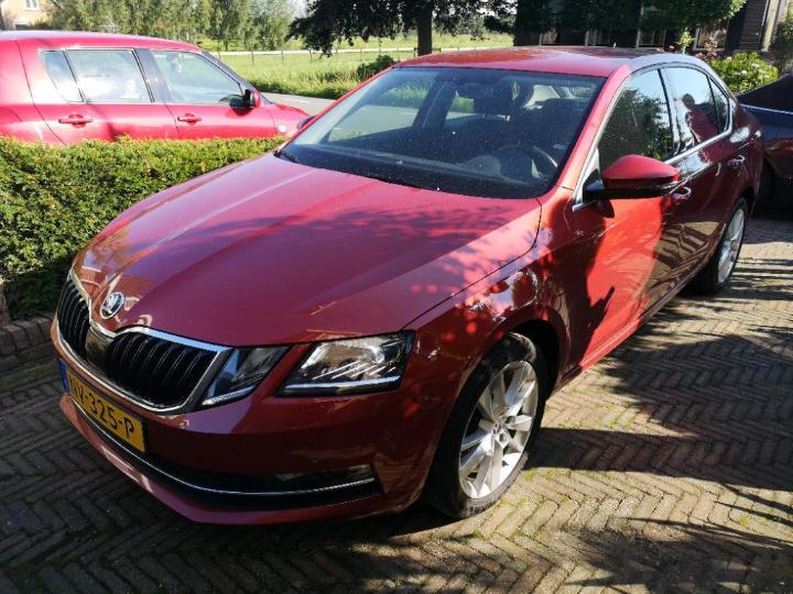 SKODA OCTAVIA 2017 tmbad9ne1j0052627