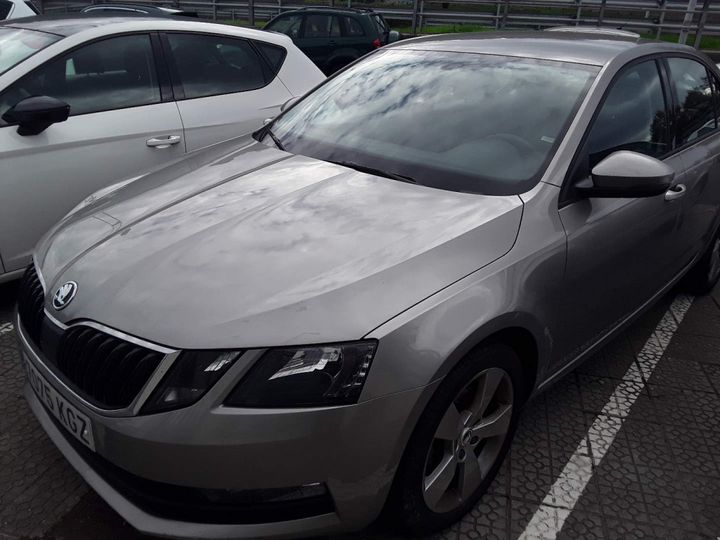 SKODA OCTAVIA 2018 tmbag7ne6j0042011