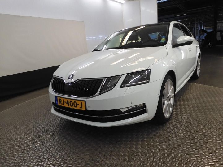 SKODA OCTAVIA 2018 tmbag9ne2j0207970