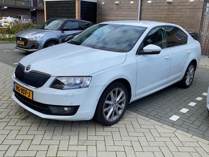 SKODA OCTAVIA 2015 tmbag9ne3g0104291