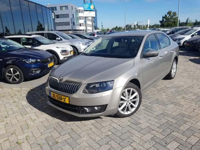 SKODA OCTAVIA 2016 tmbag9ne5g0227350