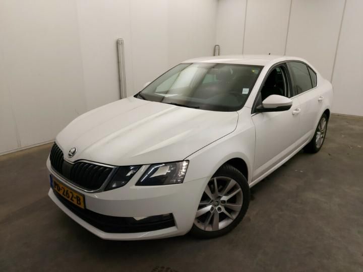 SKODA OCTAVIA 2017 tmbag9ne5j0074380