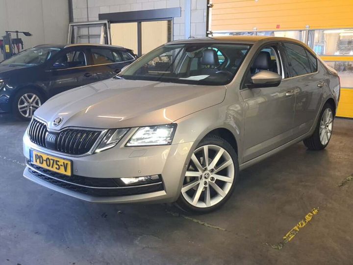 SKODA OCTAVIA 2017 tmbag9ne5j0089848