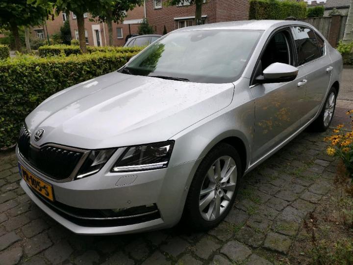 SKODA OCTAVIA 2018 tmbag9ne6j0031005