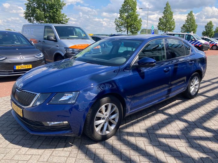 SKODA OCTAVIA 2017 tmbag9nexj0141264