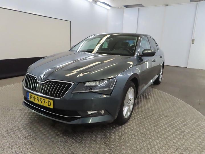 SKODA SUPERB 2018 tmbag9np0j7549281