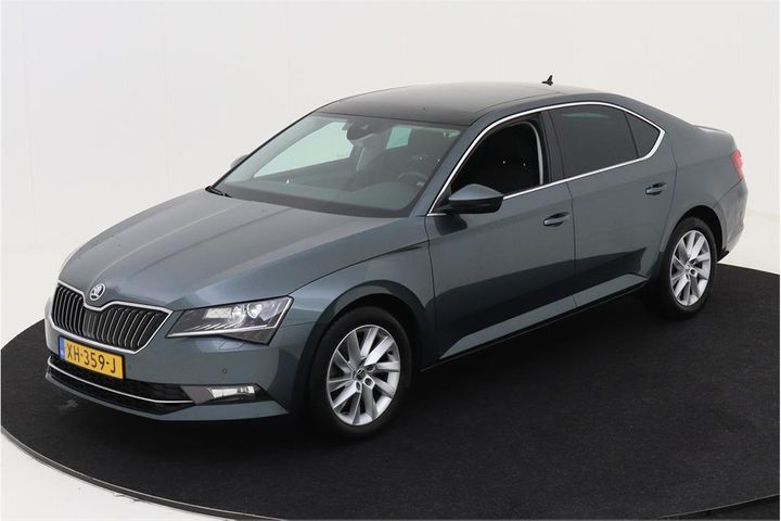 SKODA SUPERB 2019 tmbag9np0j7589909