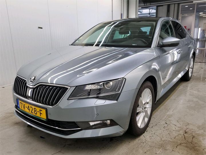 SKODA SUPERB 2018 tmbag9np0j7597878