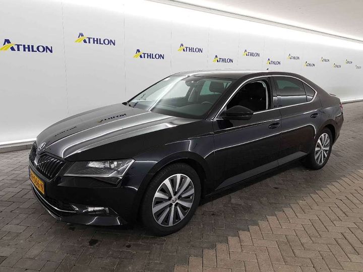 SKODA SUPERB 2018 tmbag9np1j7548933