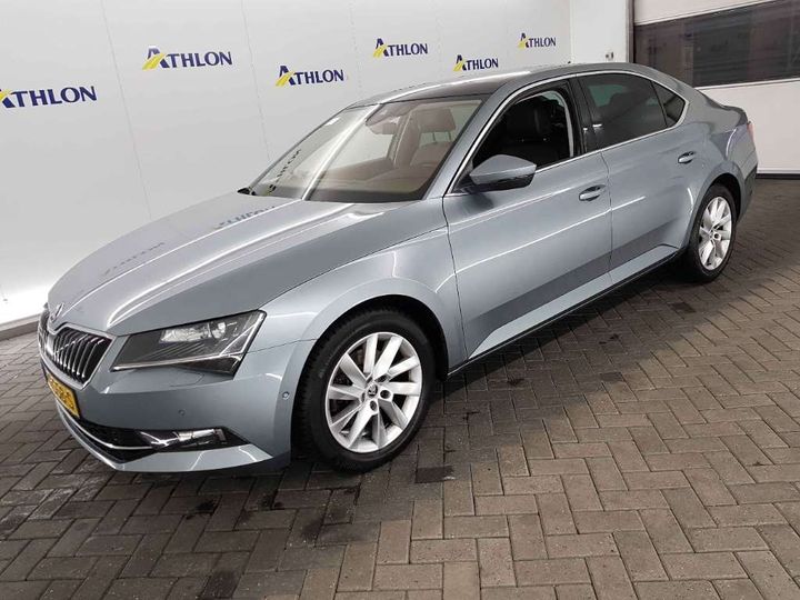 SKODA SUPERB 2018 tmbag9np1j7557633