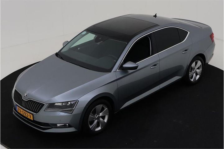 SKODA SUPERB 2018 tmbag9np3j7507039