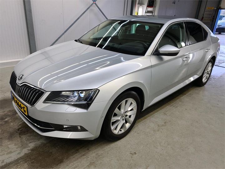 SKODA SUPERB 2017 tmbag9np4j7505171