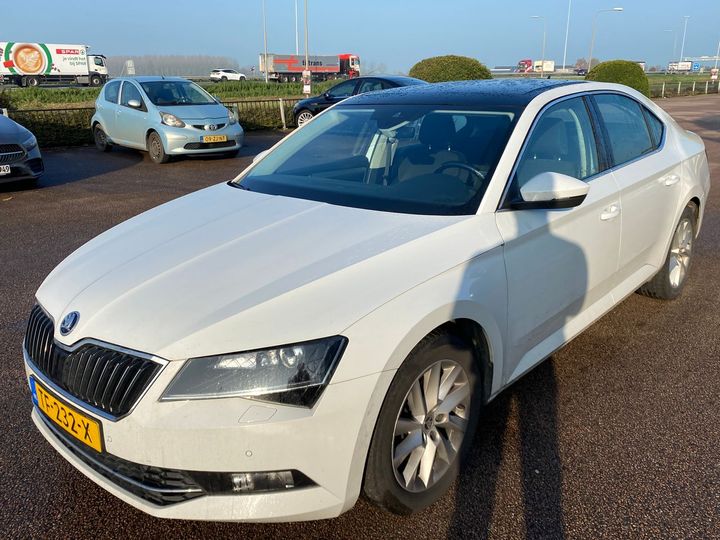 SKODA SUPERB 2018 tmbag9np5j7597598