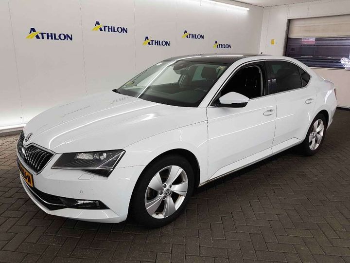 SKODA SUPERB 2018 tmbag9np7j7507139