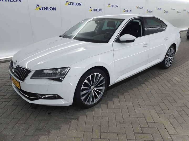 SKODA SUPERB 2018 tmbag9np8j7556060