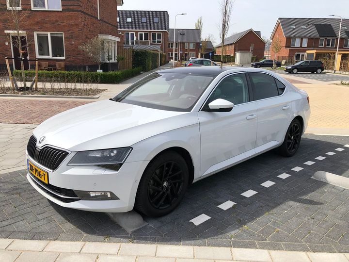 SKODA SUPERB 2019 tmbag9np9j7574356