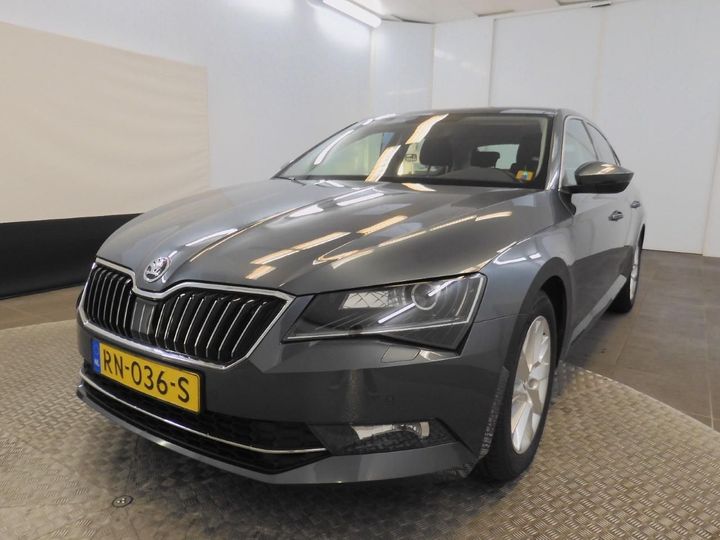 SKODA SUPERB 2018 tmbag9npxj7555556