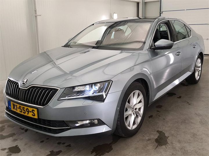 SKODA SUPERB 2018 tmbag9npxj7559042