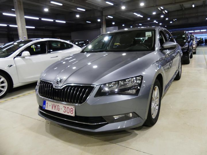 SKODA SUPERB 2018 tmbah7np8k7037125