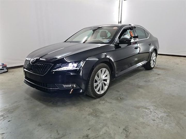 SKODA SUPERB 2018 tmbah9np1j7557824