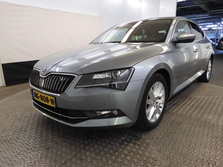 SKODA SUPERB 2017 tmbah9np2h7043183