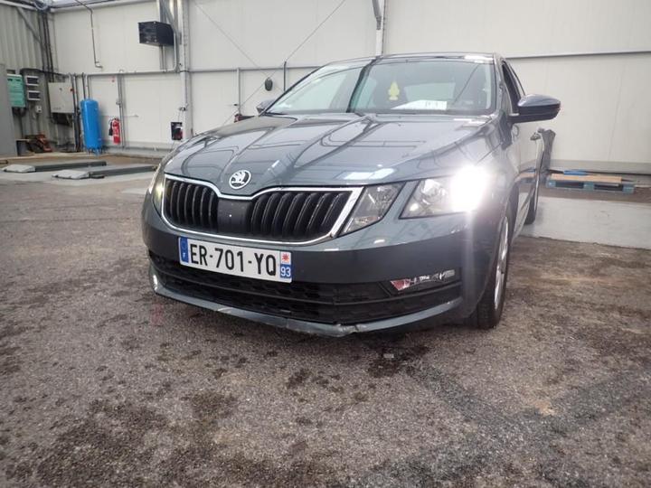 SKODA OCTAVIA 2017 tmbaj7ne9j0104034