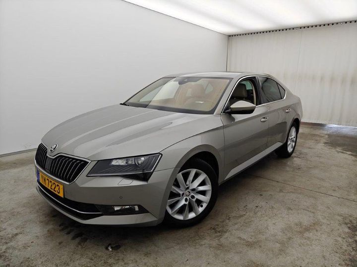 SKODA SUPERB 2017 tmbaj9np0j7522549