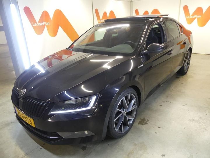 SKODA SUPERB 2019 tmbaj9np8k7047654