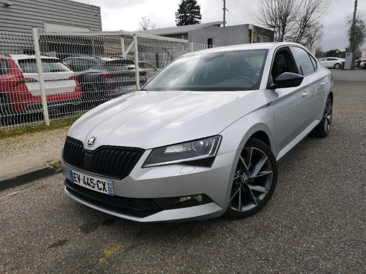 SKODA SUPERB 2018 tmbaj9np9j7551550