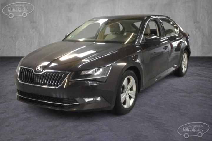 SKODA SUPERB 2018 tmbal9np3j7576437