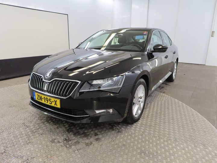 SKODA SUPERB 2019 tmban9np7k7025651