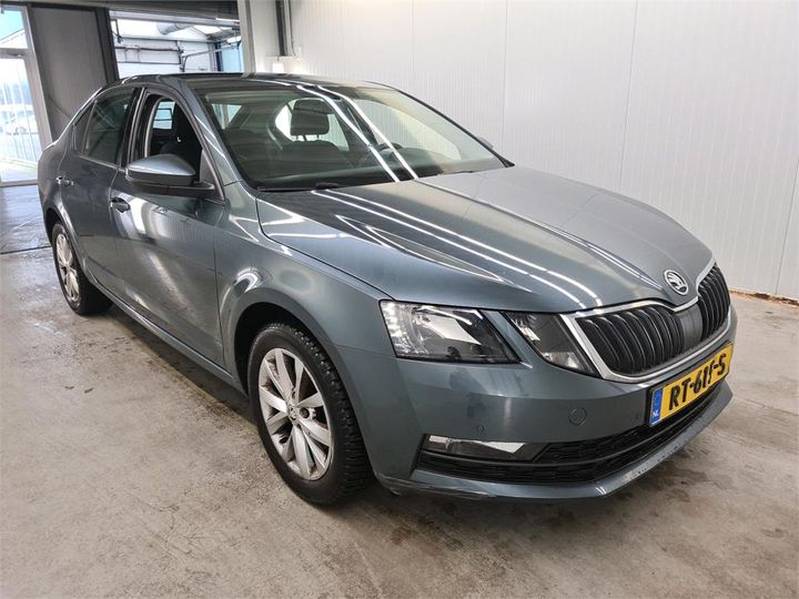 SKODA OCTAVIA 2018 tmbap9nexj0260111