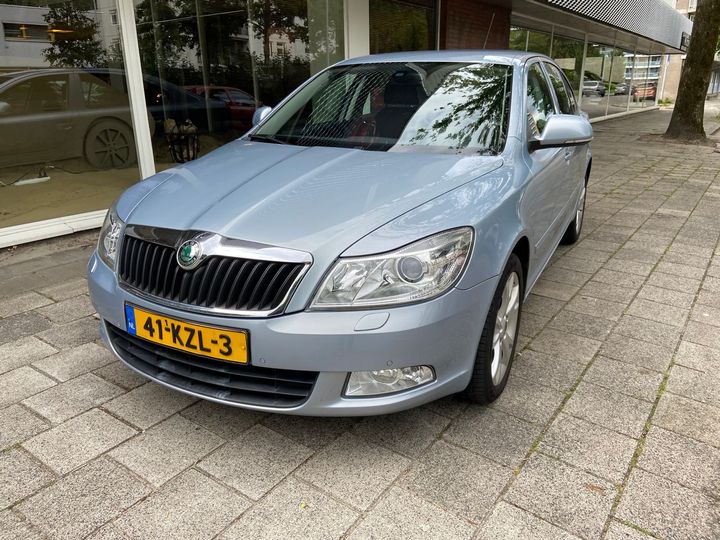 SKODA OCTAVIA 2010 tmbbj61z092036438