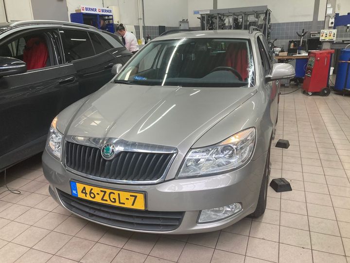 SKODA OCTAVIA 2012 tmbhm61z6d2027382