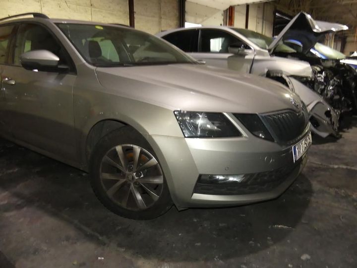 SKODA OCTAVIA 2018 tmbjg7ne3j0275344