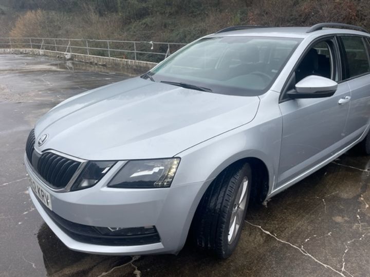 SKODA OCTAVIA 2018 tmbjg7ne7k0069395