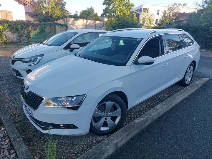 SKODA SUPERB 2018 tmbjg7np9j7608624