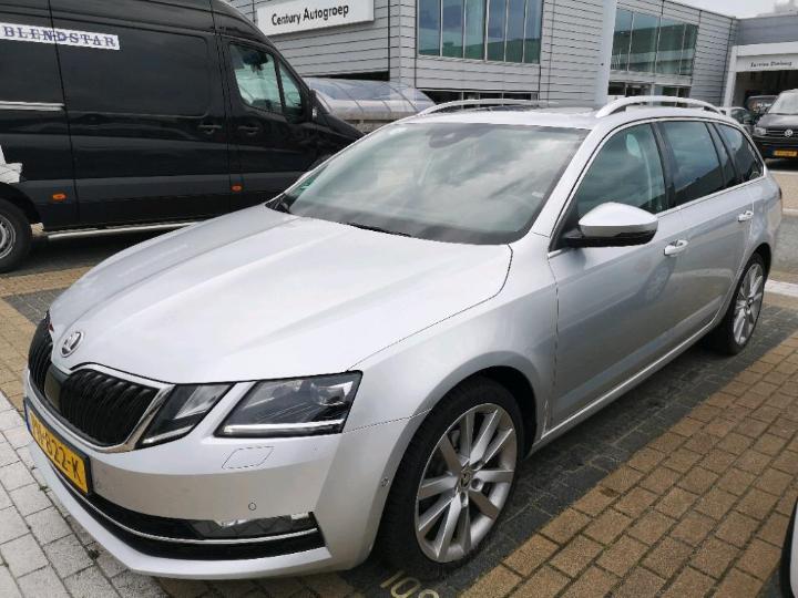 SKODA OCTAVIA 2017 tmbjg9ne0j0080152