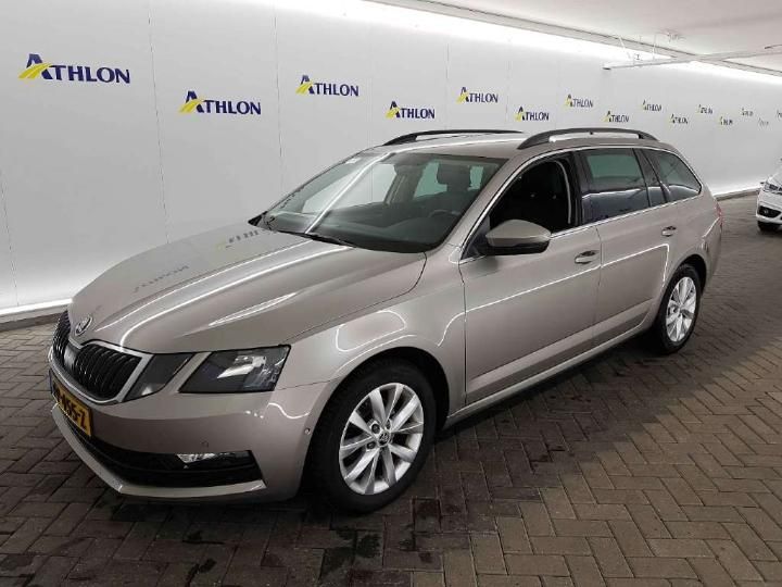 SKODA OCTAVIA 2017 tmbjg9ne1j0132260