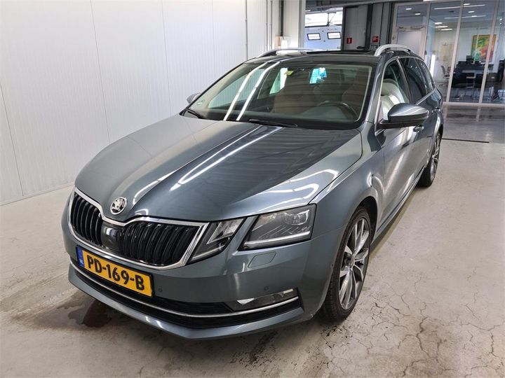 SKODA OCTAVIA 2017 tmbjg9ne3j0077035