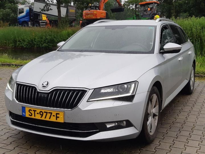 SKODA SUPERB 2018 tmbjg9np1j7512319